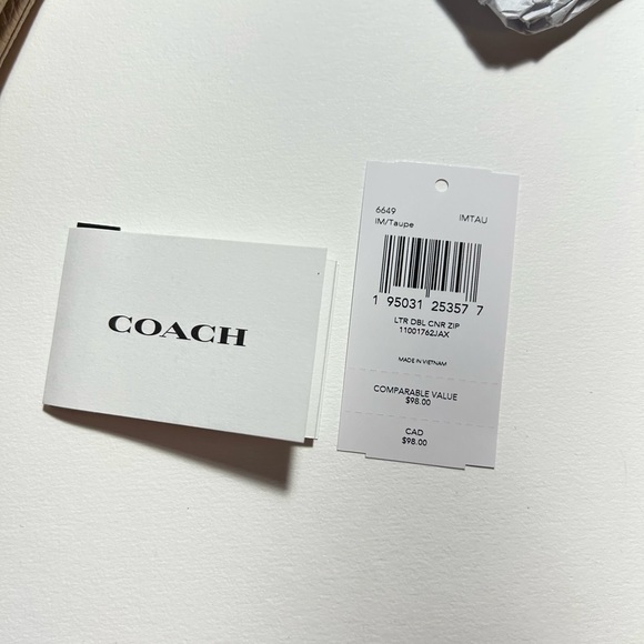 Biege Coach leather wristlet - Picture 4 of 5